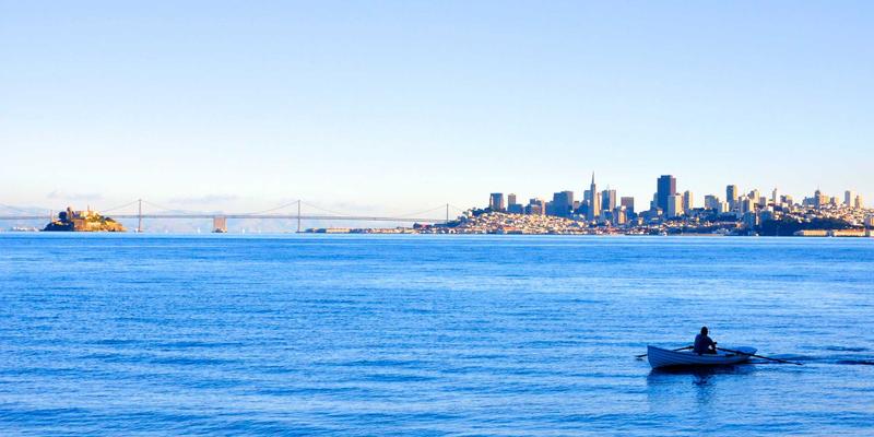 从百万亏损到稳健增值：三个经典投资理财案例中的资产配置启示